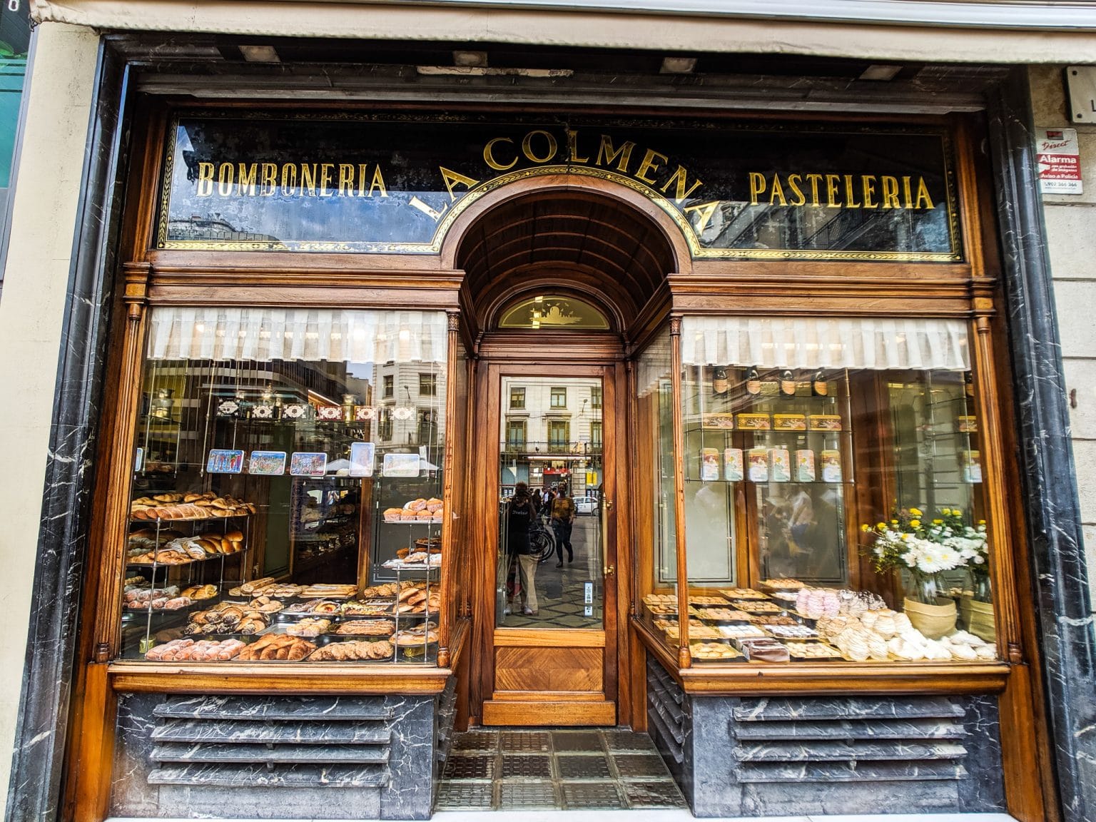 top-5-barcelona-bakeries-must-try-baked-goods-abroad-with-ash