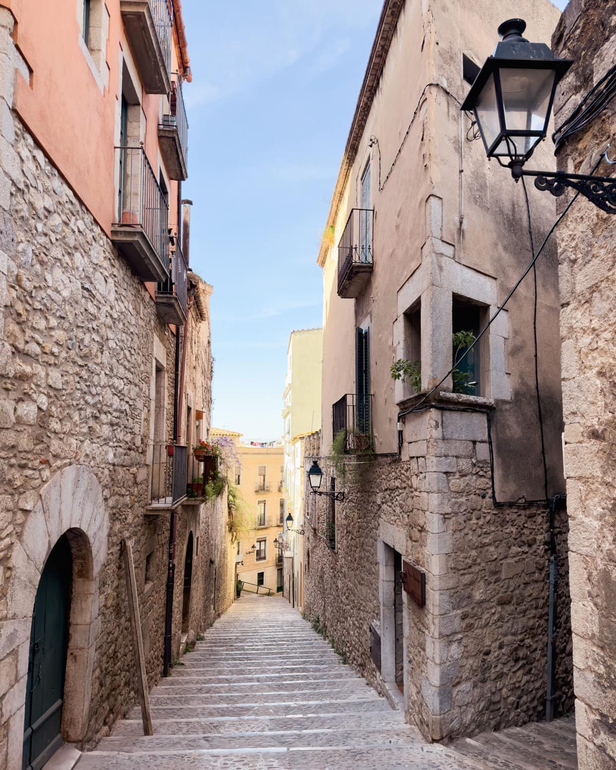 a day trip to girona from barcelona
