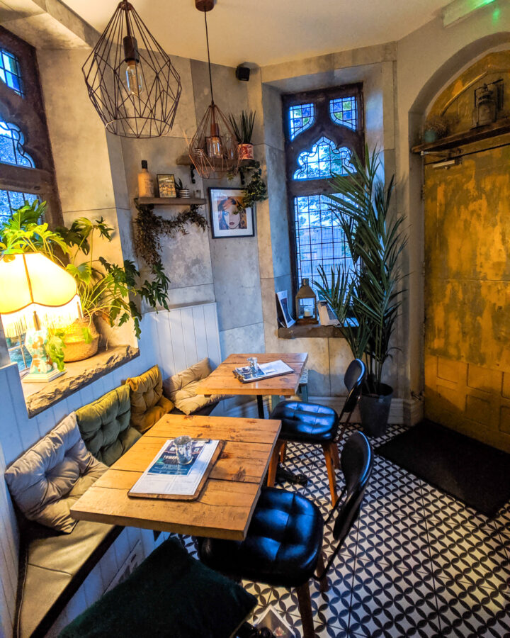 BEST Coffee Shops in York, England | TOP 5 • Abroad with Ash