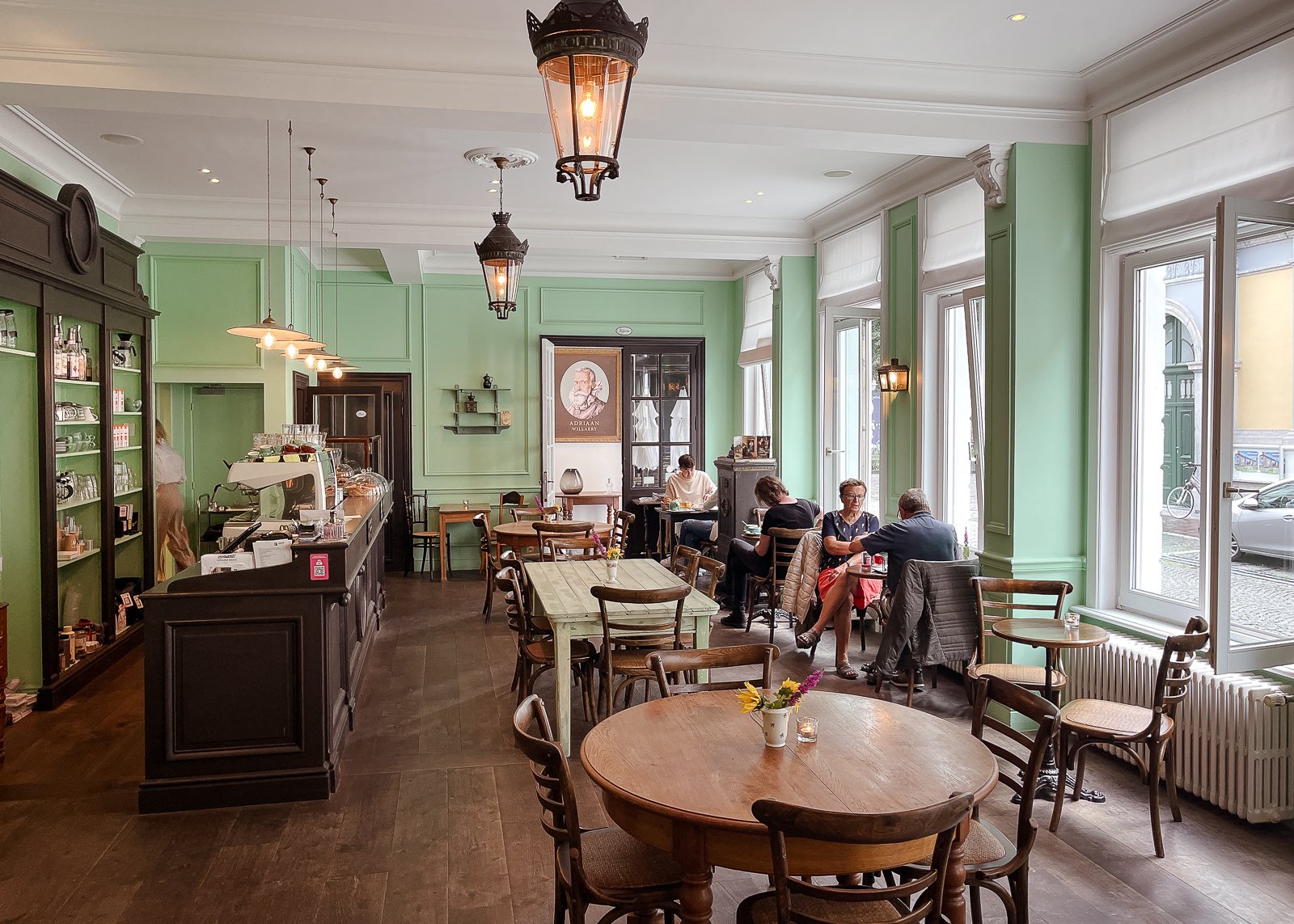 Best Coffee Shops and Cafes in Bruges | TOP 5 in the City Center
