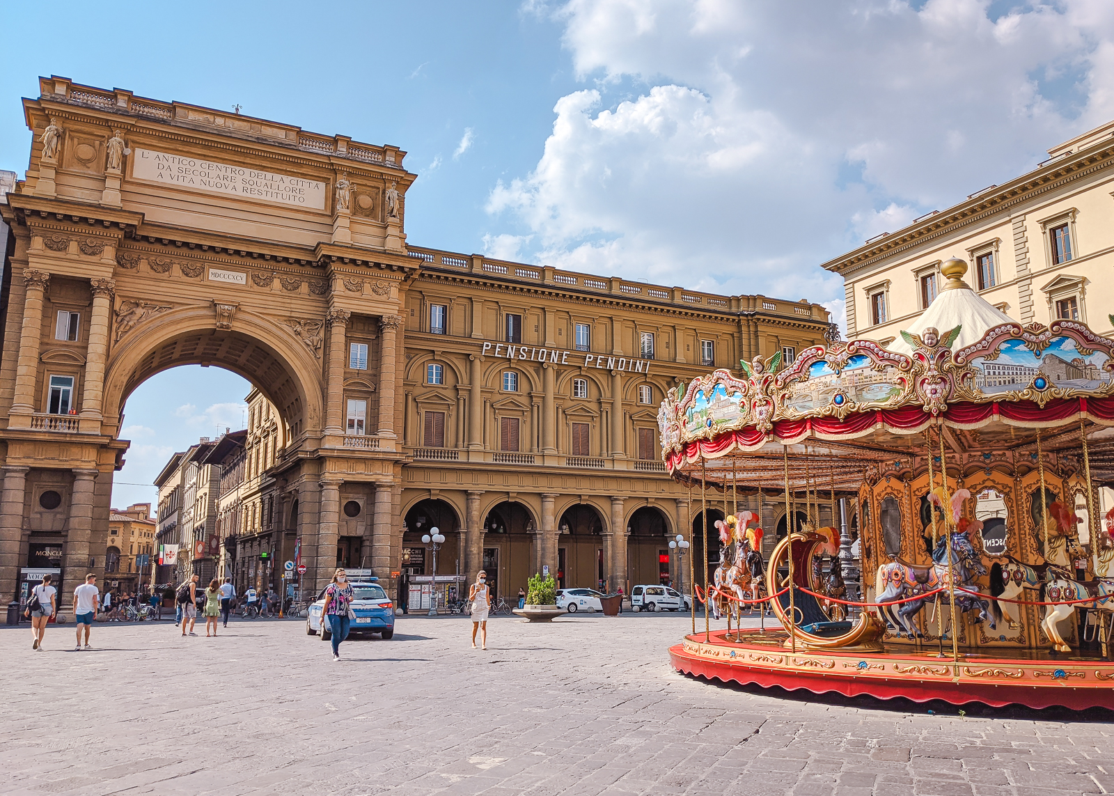 Piazza della Repubblica Florence Italy italy travel blog